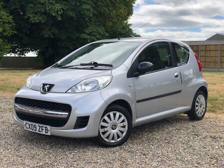 PEUGEOT 107 1.0 12V Urban